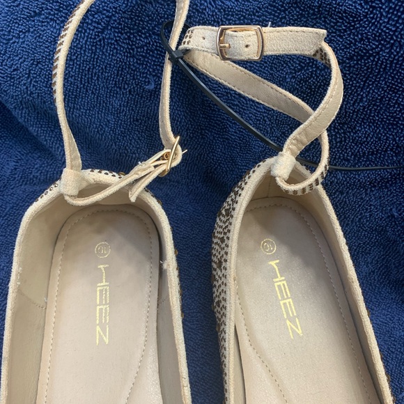 NEW Women's Cream Sequined Dress Shoes 10 - Picture 6 of 7